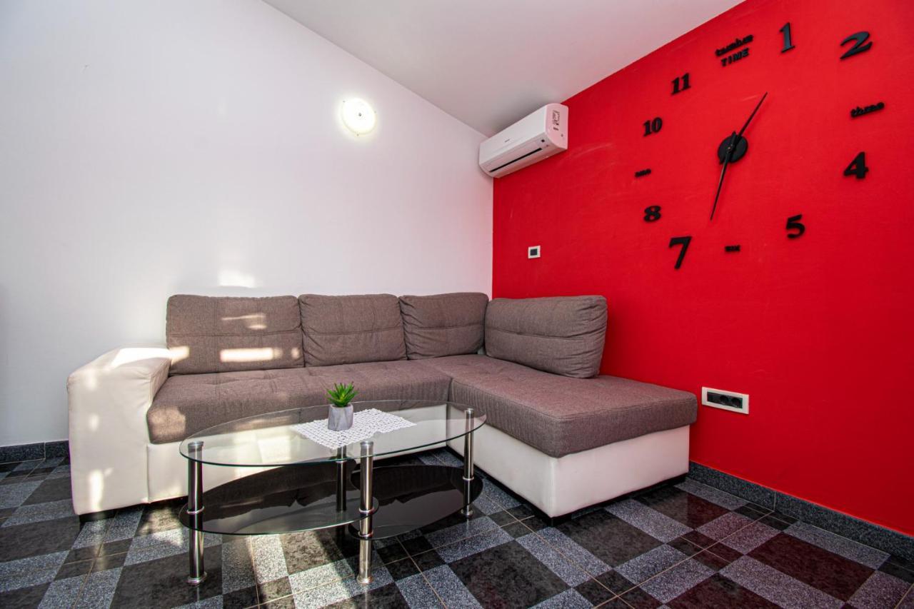 Apartments With Pool In Pula,Croatia Luaran gambar