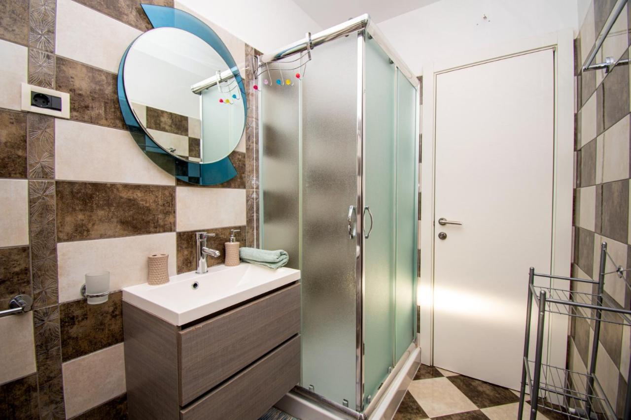 Apartments With Pool In Pula,Croatia Luaran gambar