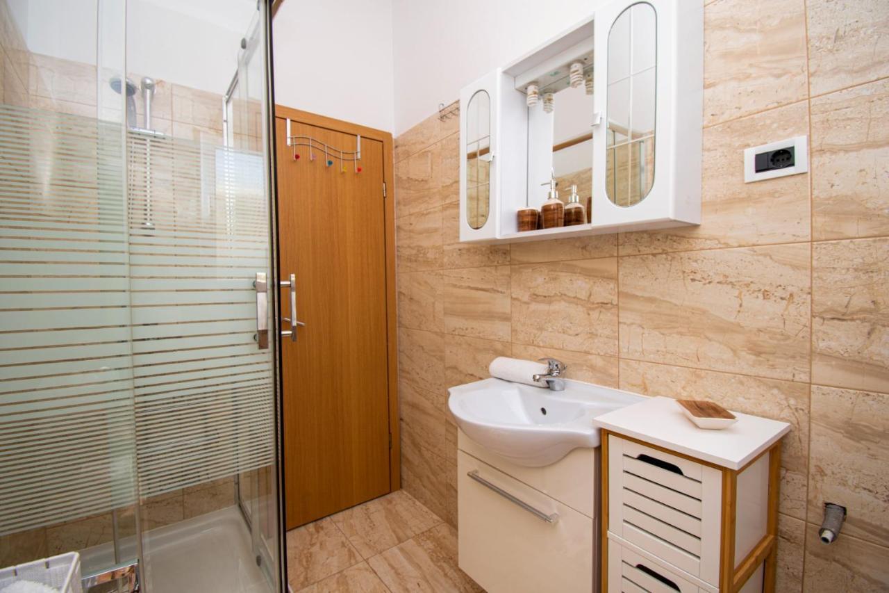 Apartments With Pool In Pula,Croatia Luaran gambar