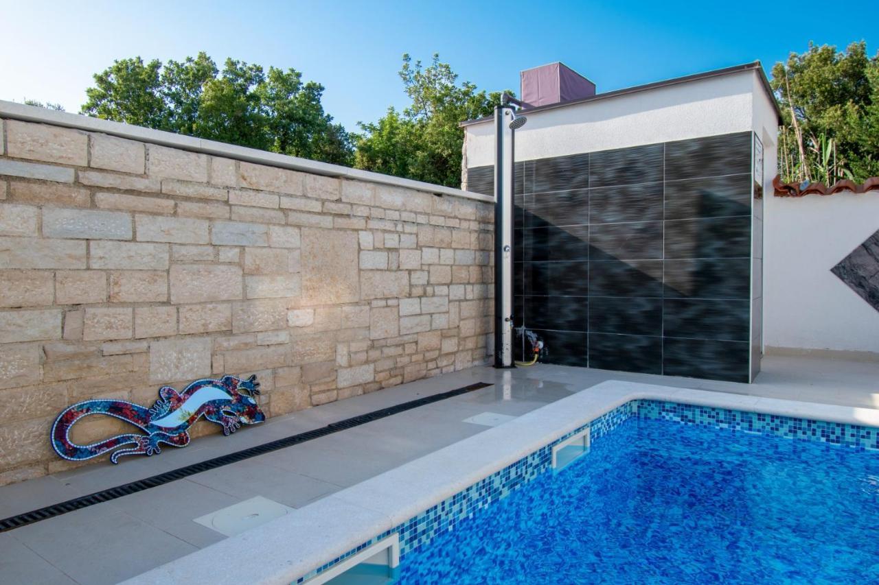 Apartments With Pool In Pula,Croatia Luaran gambar