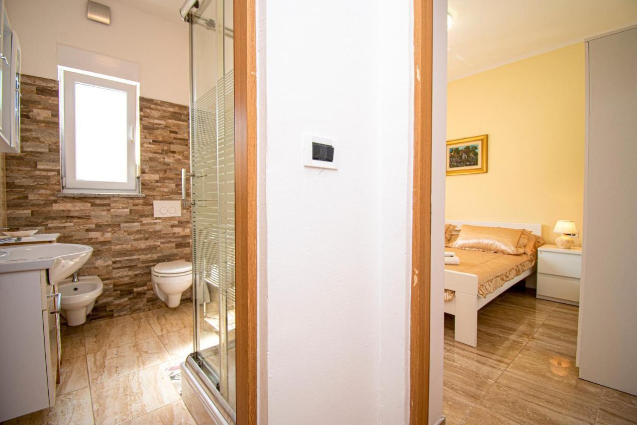 Apartments With Pool In Pula,Croatia Luaran gambar