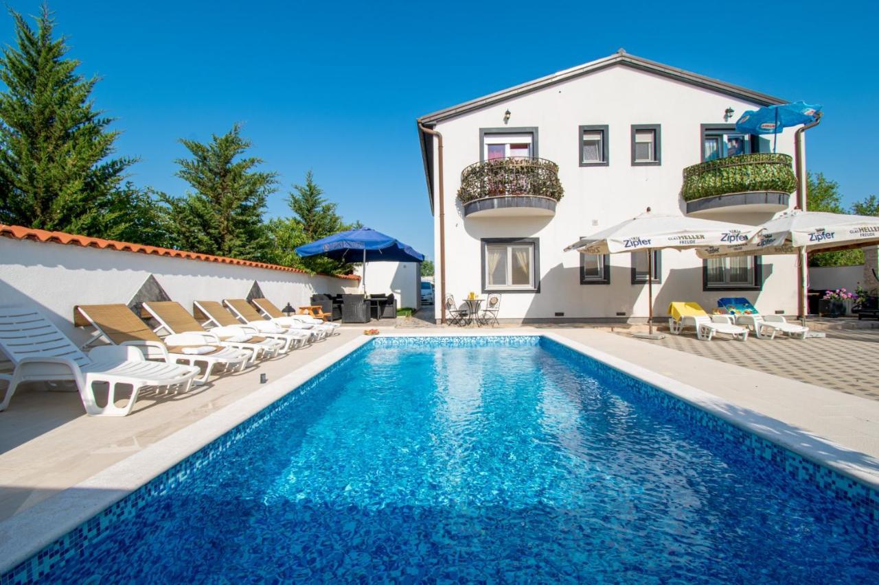 Apartments With Pool In Pula,Croatia Luaran gambar