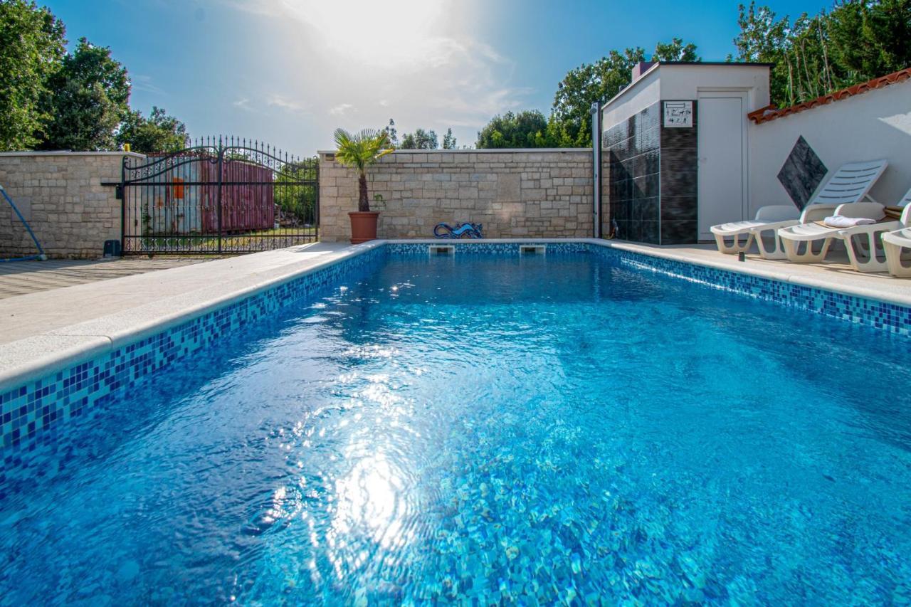 Apartments With Pool In Pula,Croatia Luaran gambar