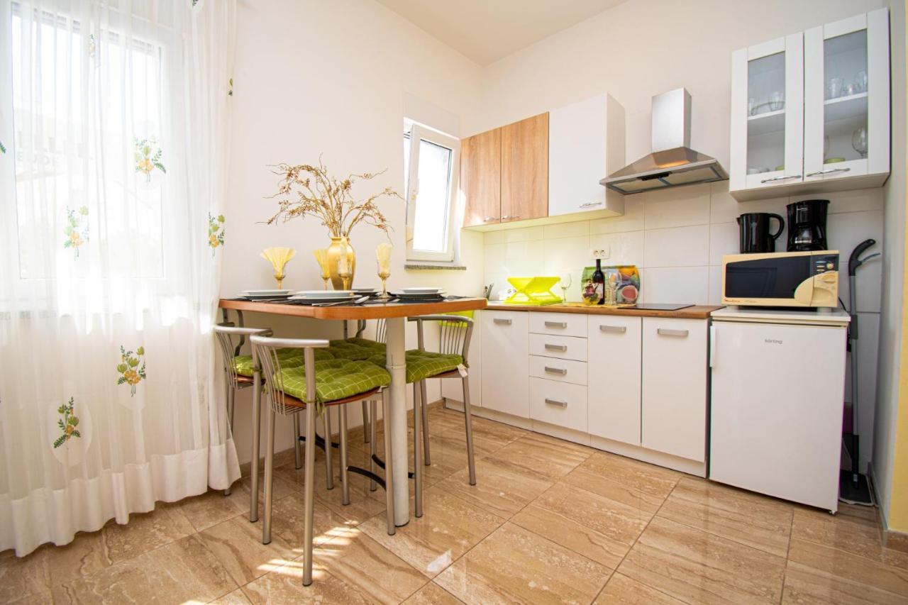 Apartments With Pool In Pula,Croatia Luaran gambar