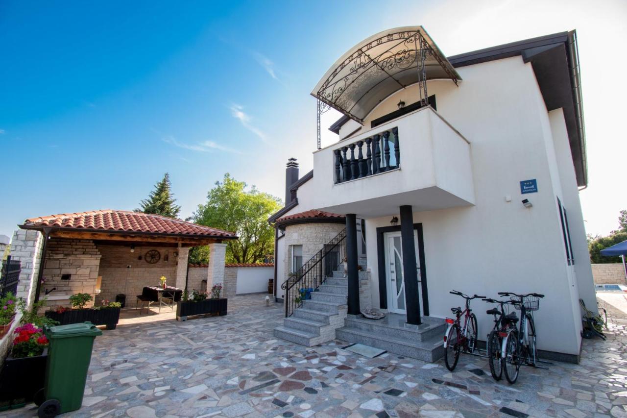 Apartments With Pool In Pula,Croatia Luaran gambar