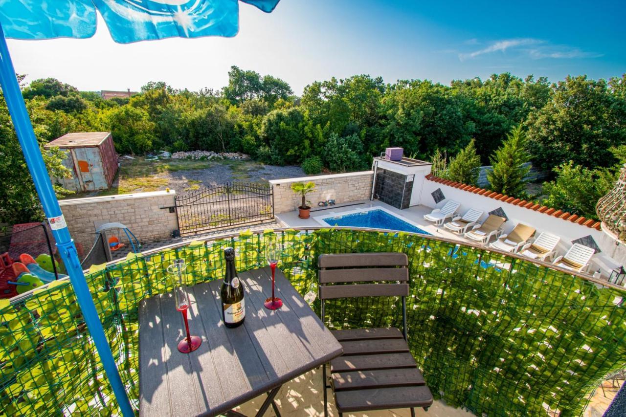 Apartments With Pool In Pula,Croatia Luaran gambar