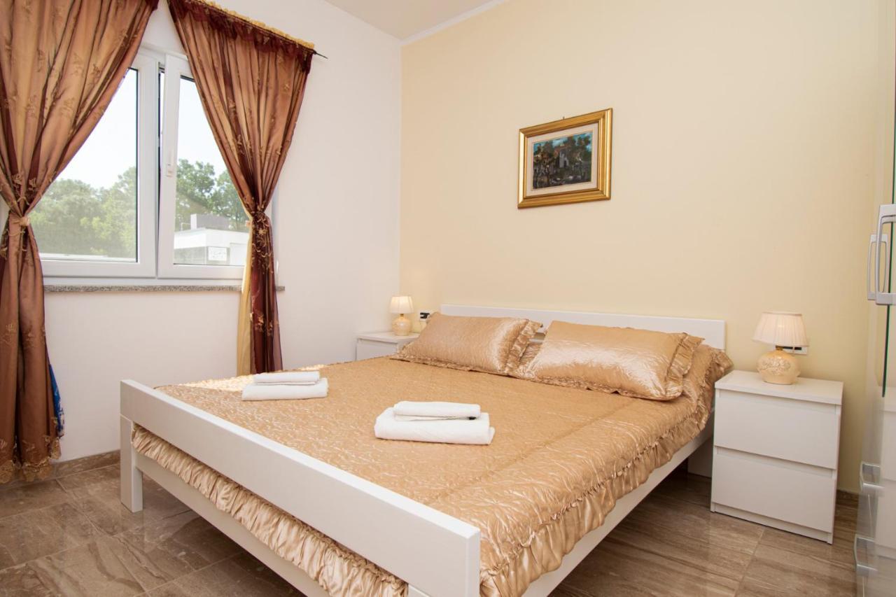 Apartments With Pool In Pula,Croatia Luaran gambar