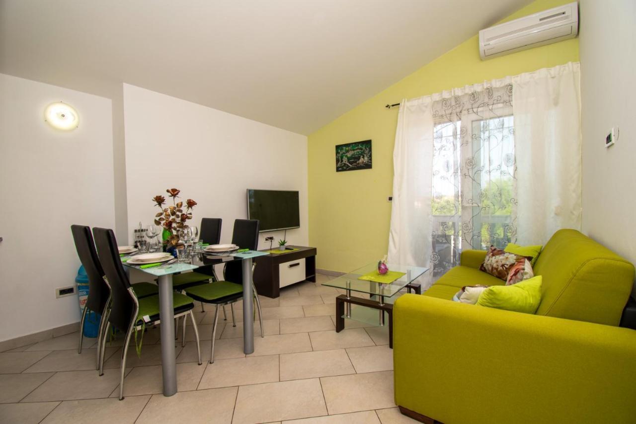 Apartments With Pool In Pula,Croatia Luaran gambar