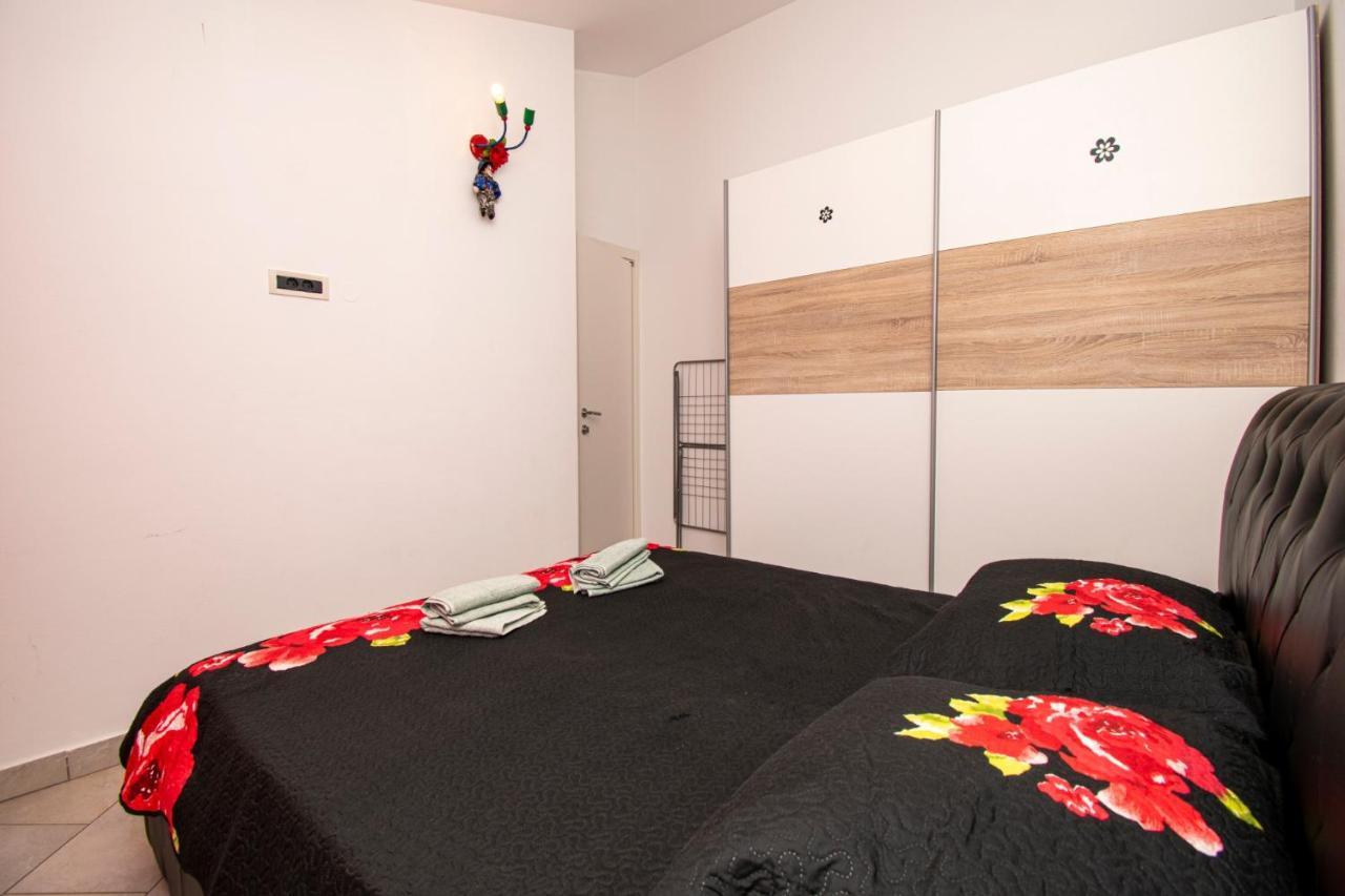 Apartments With Pool In Pula,Croatia Luaran gambar