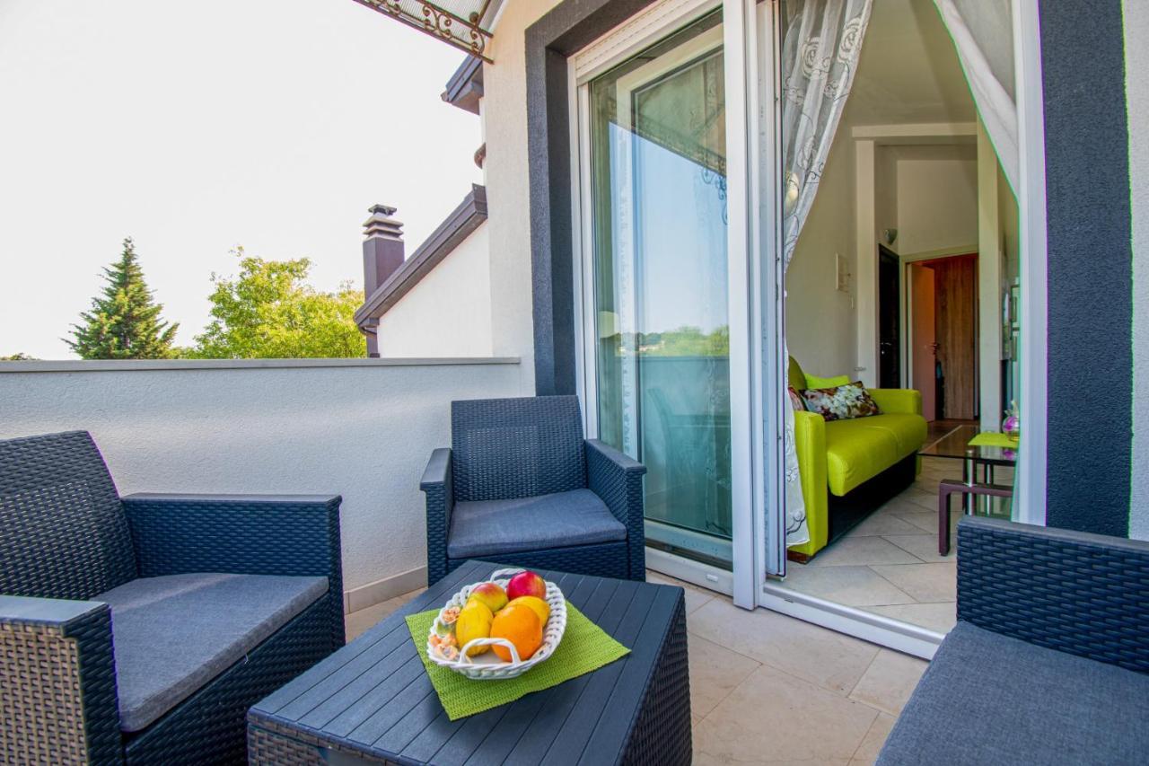 Apartments With Pool In Pula,Croatia Luaran gambar