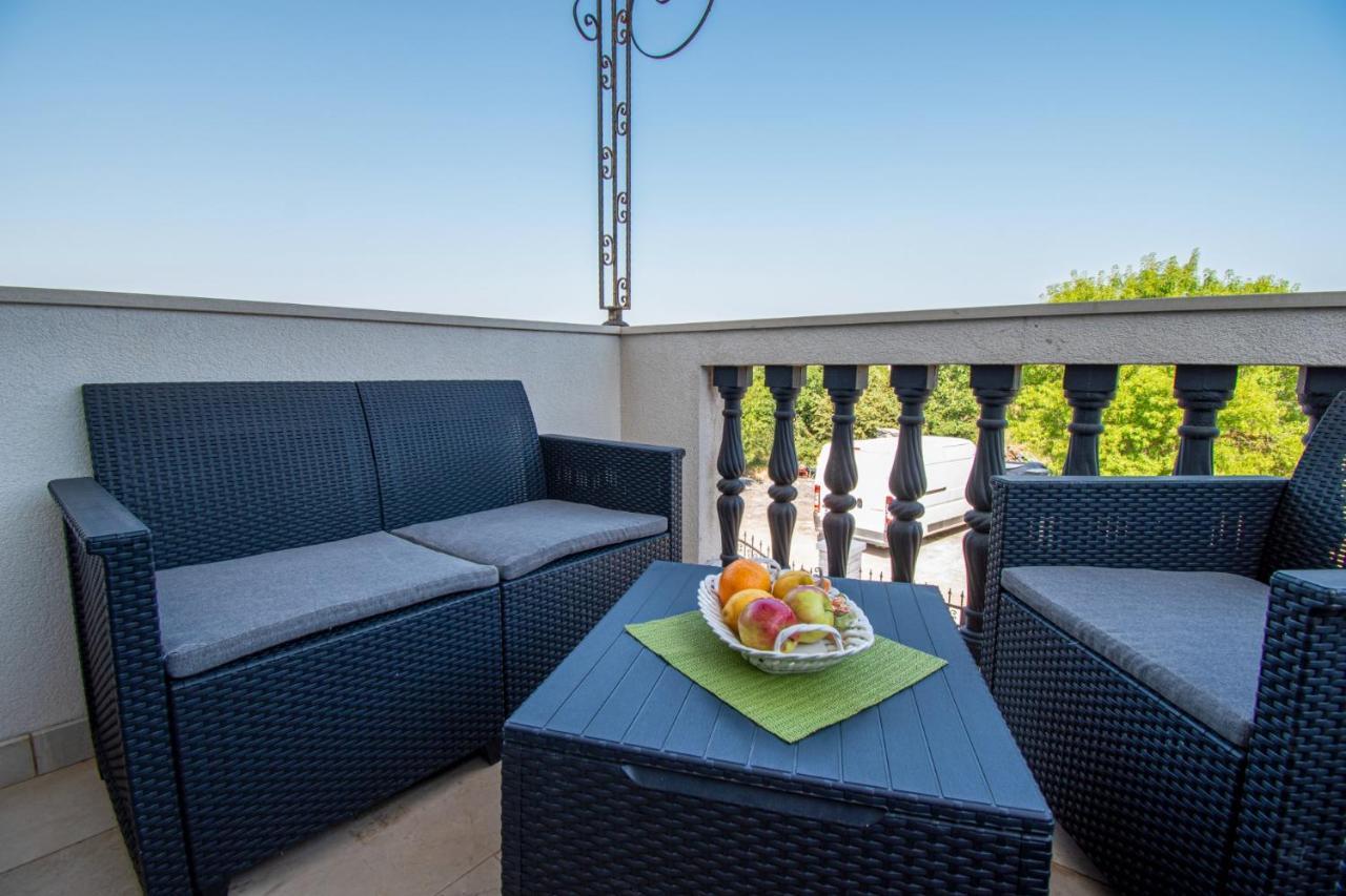 Apartments With Pool In Pula,Croatia Luaran gambar